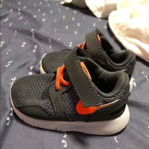 Nike infant size 4c